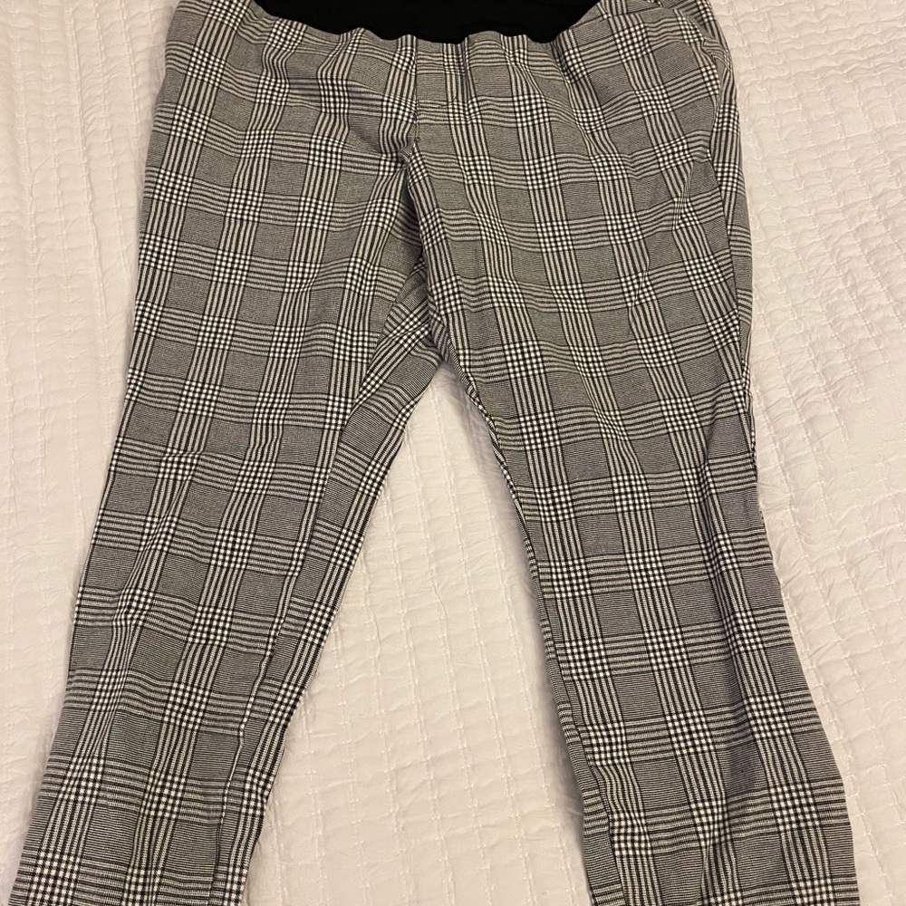 Old Navy Maternity Full-Panel Pixie Ankle Pants